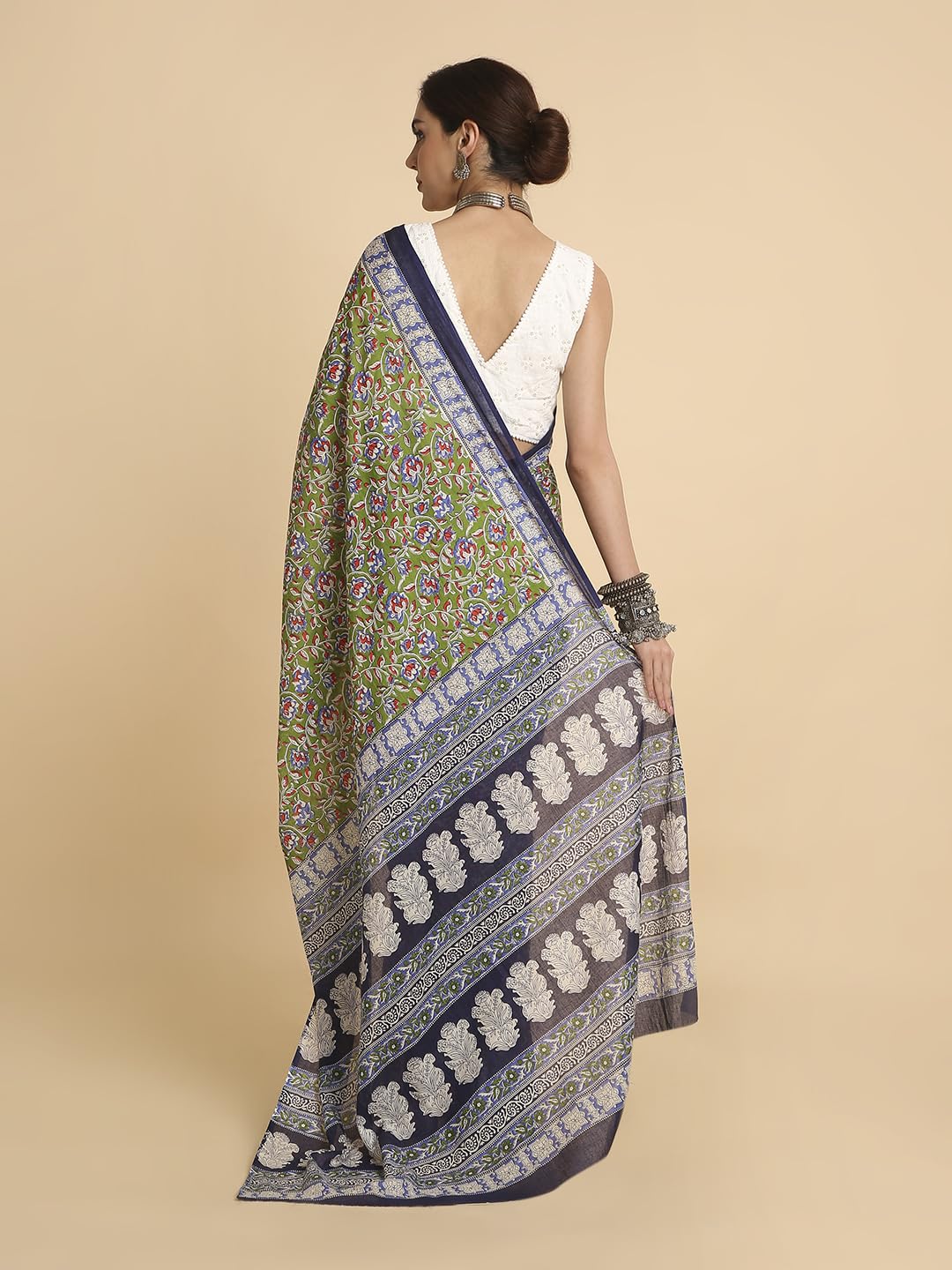 Vasthrlay Classic Saree with elegant ethnic and printed styling