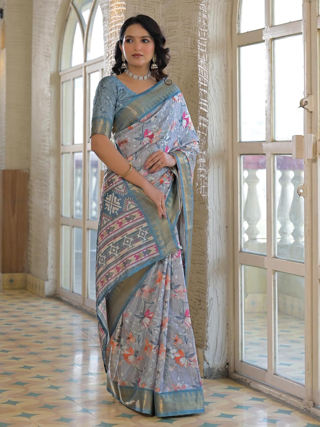 Vasthrlay Off White Traditional Saree for wedding and party wear styling