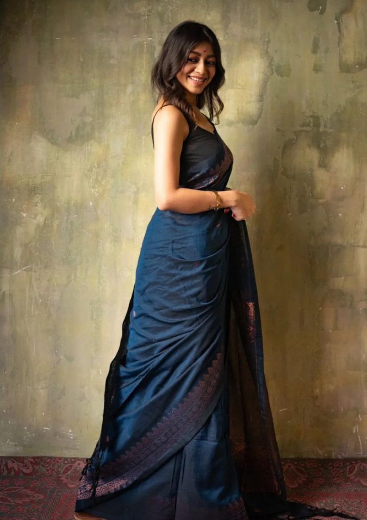 Vasthrlay Banarasi Classic Saree with decorative traditional design