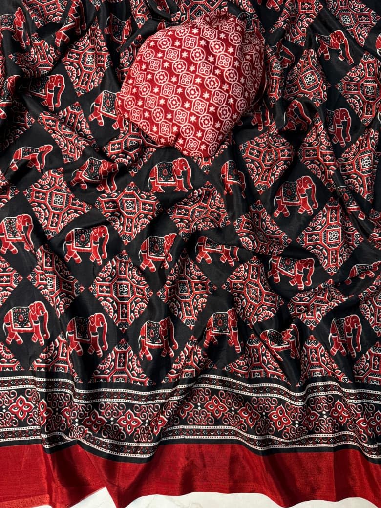 Vasthrlay Traditional Saree in Classic with refined ethnic appeal