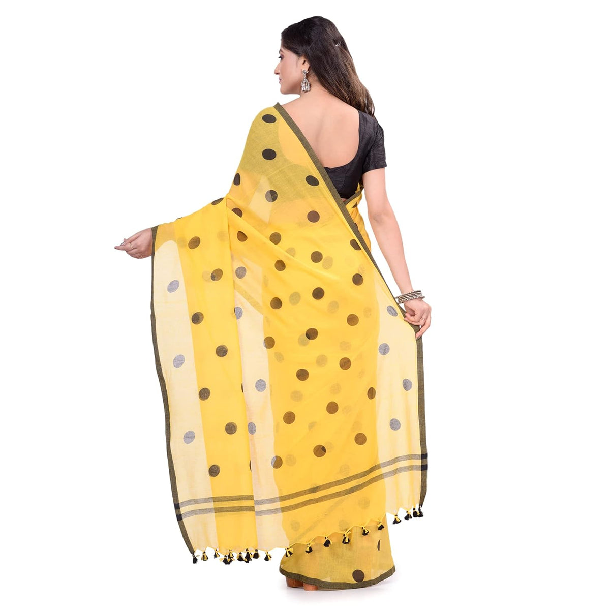 Vasthrlay Classic Traditional Saree with elegant Ethnic styling
