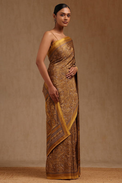Vasthrlay Crepe Classic Saree with decorative Traditional design