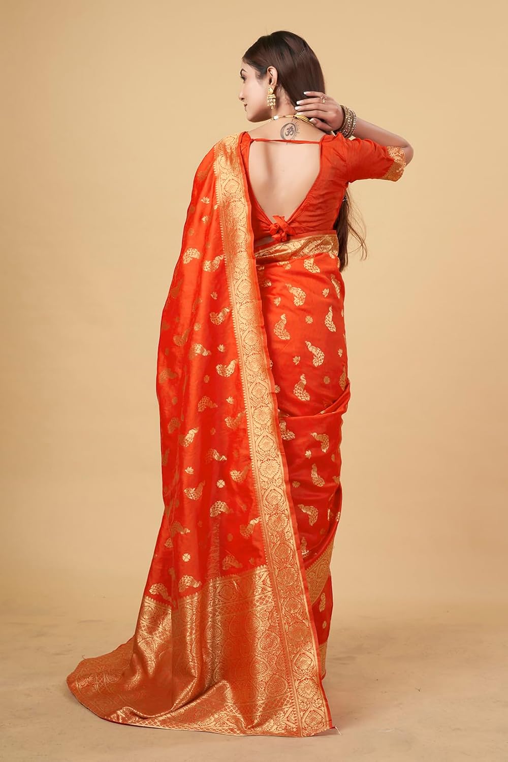 VasthrlayKanjivaram Silk Classic Saree with refined traditional design