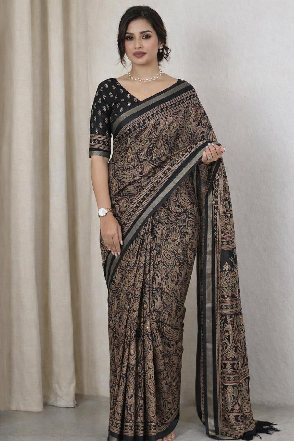 Vasthrlay Classic Traditional Saree with elegant Ethnic styling