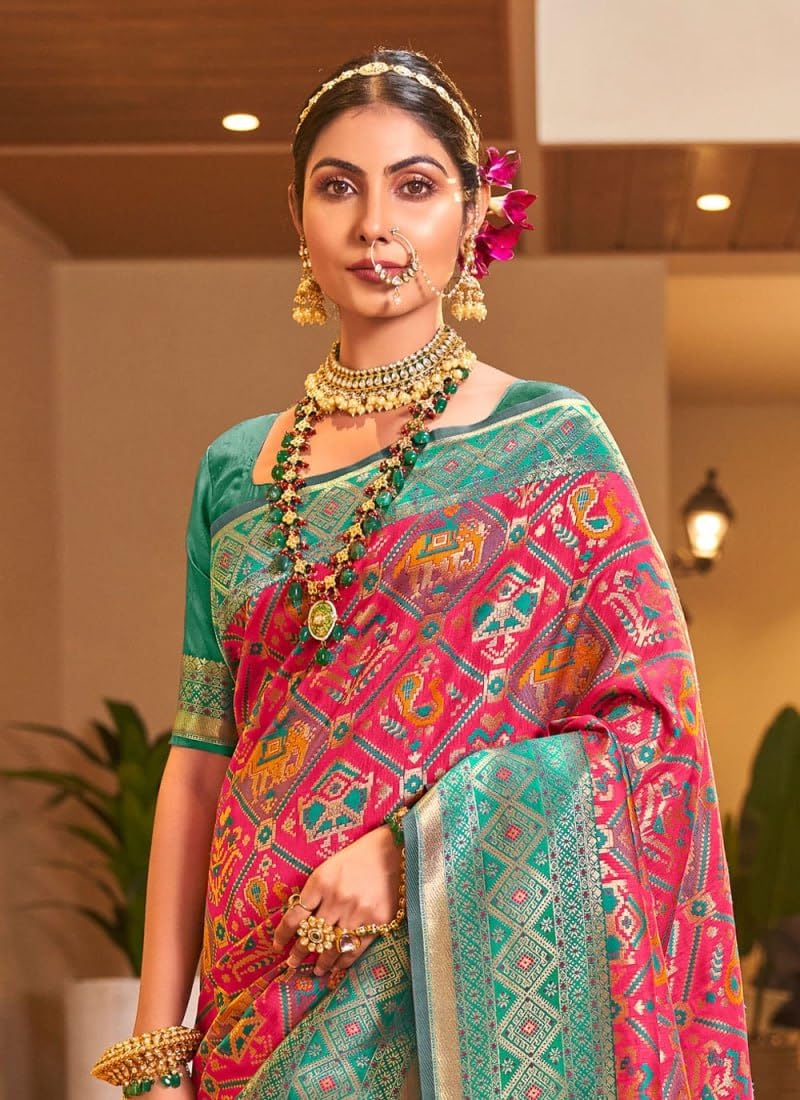 Vasthrlay Classic Traditional Saree with elegant kanjivaram styling