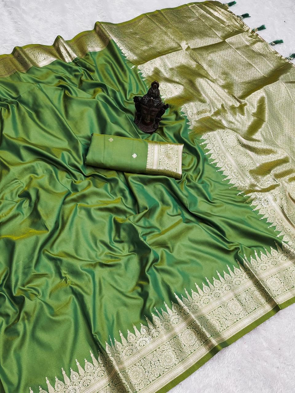 Vasthrlay Classic Traditional Saree with elegant Tussar styling