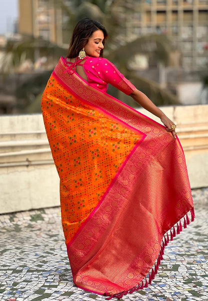 Vasthrlay Classic Traditional Saree with elegant kanjivaram styling