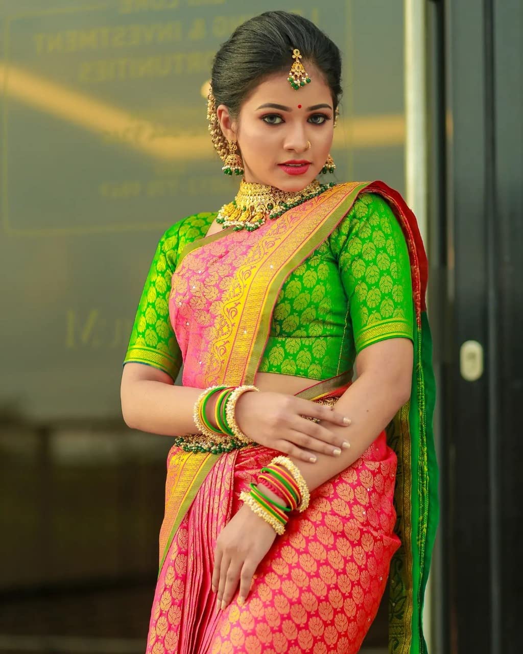 Vasthrlay Green Traditional Saree with elegant banarasi styling