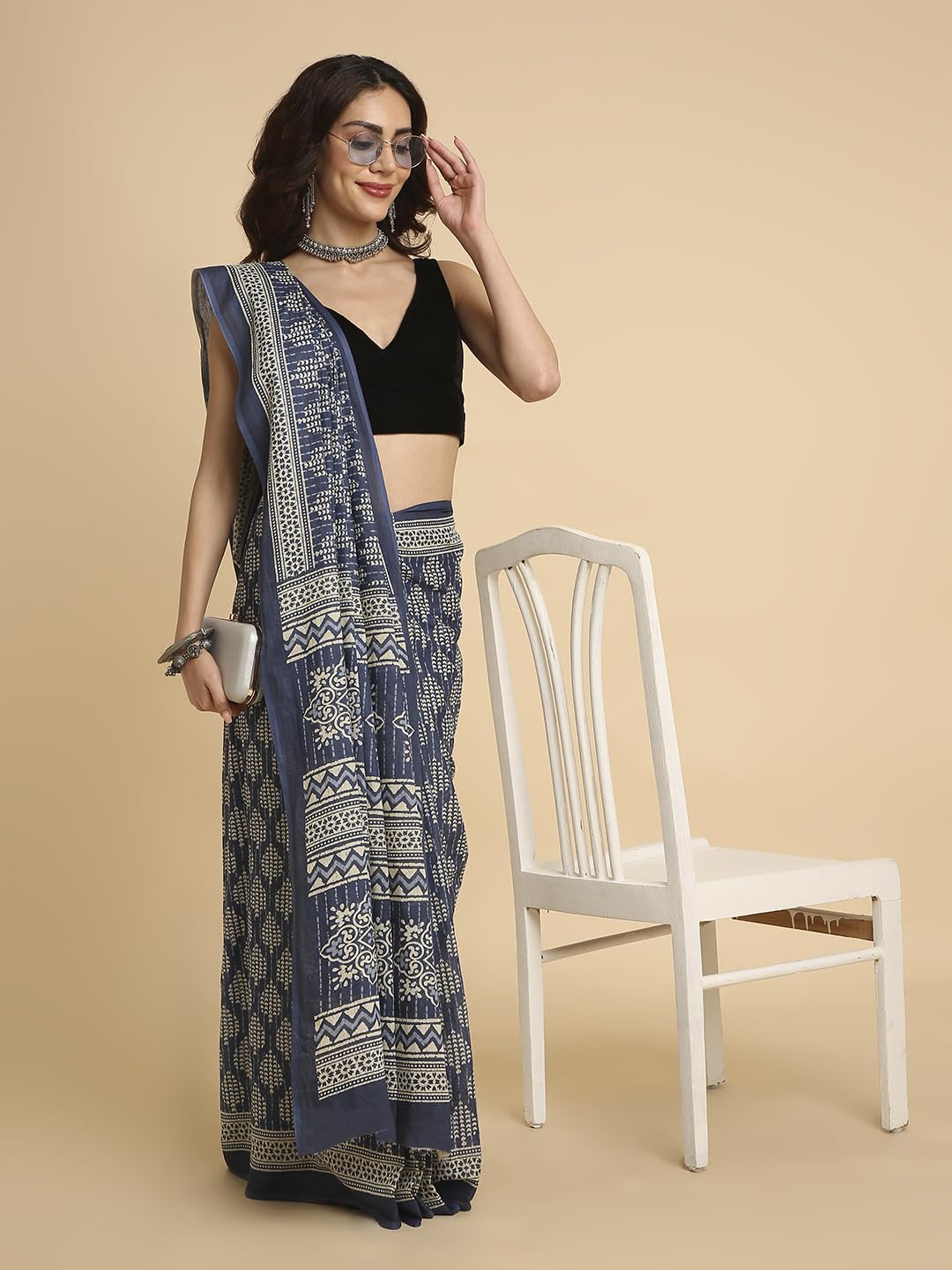 Vasthrlay Ethnic Classic Saree with decorative printed design