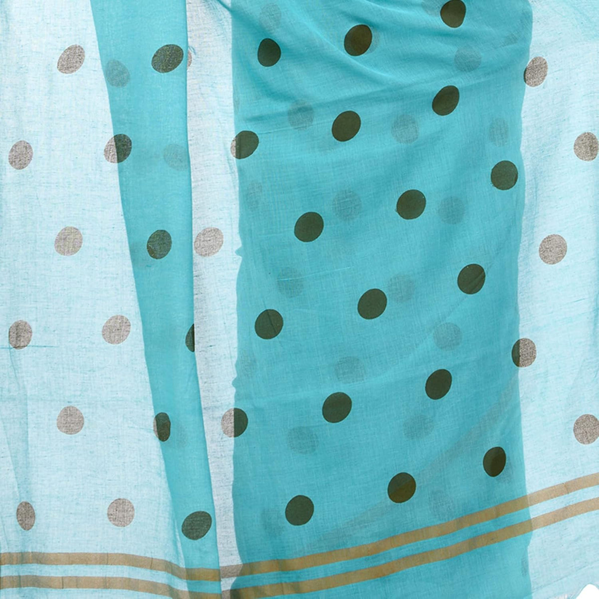 Vasthrlay Traditional Saree in Classic with refined ethnic appeal
