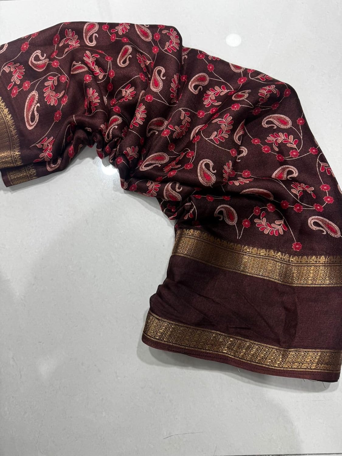 Vasthrlay Ethnic Classic Saree with decorative Traditional design