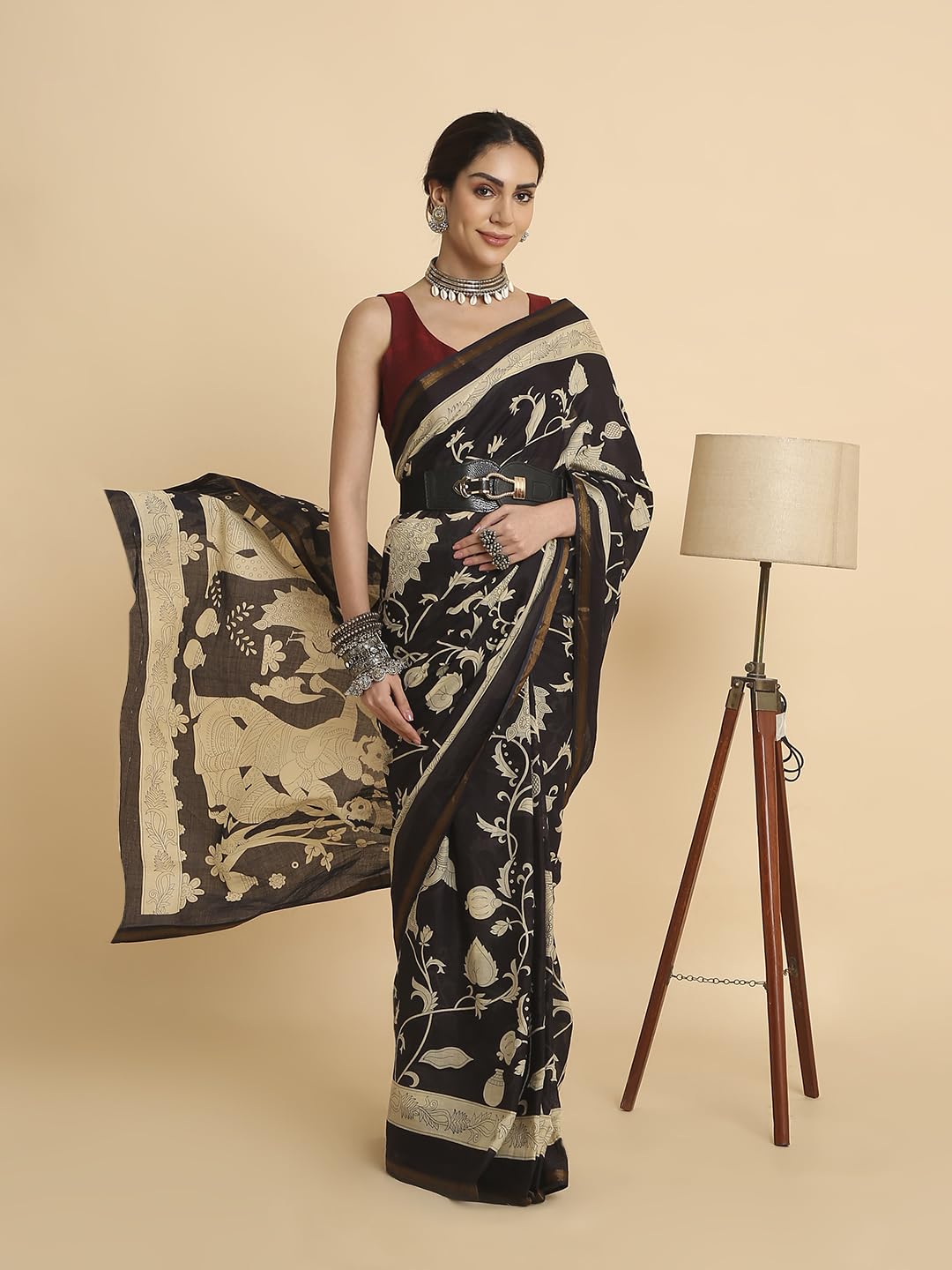 Vasthrlay Ethnic Classic Saree with decorative printed design