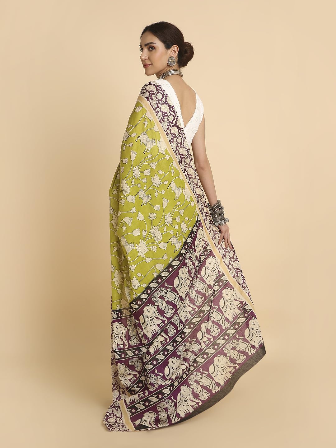 Vasthrlay Classic Saree with elegant ethnic and printed styling