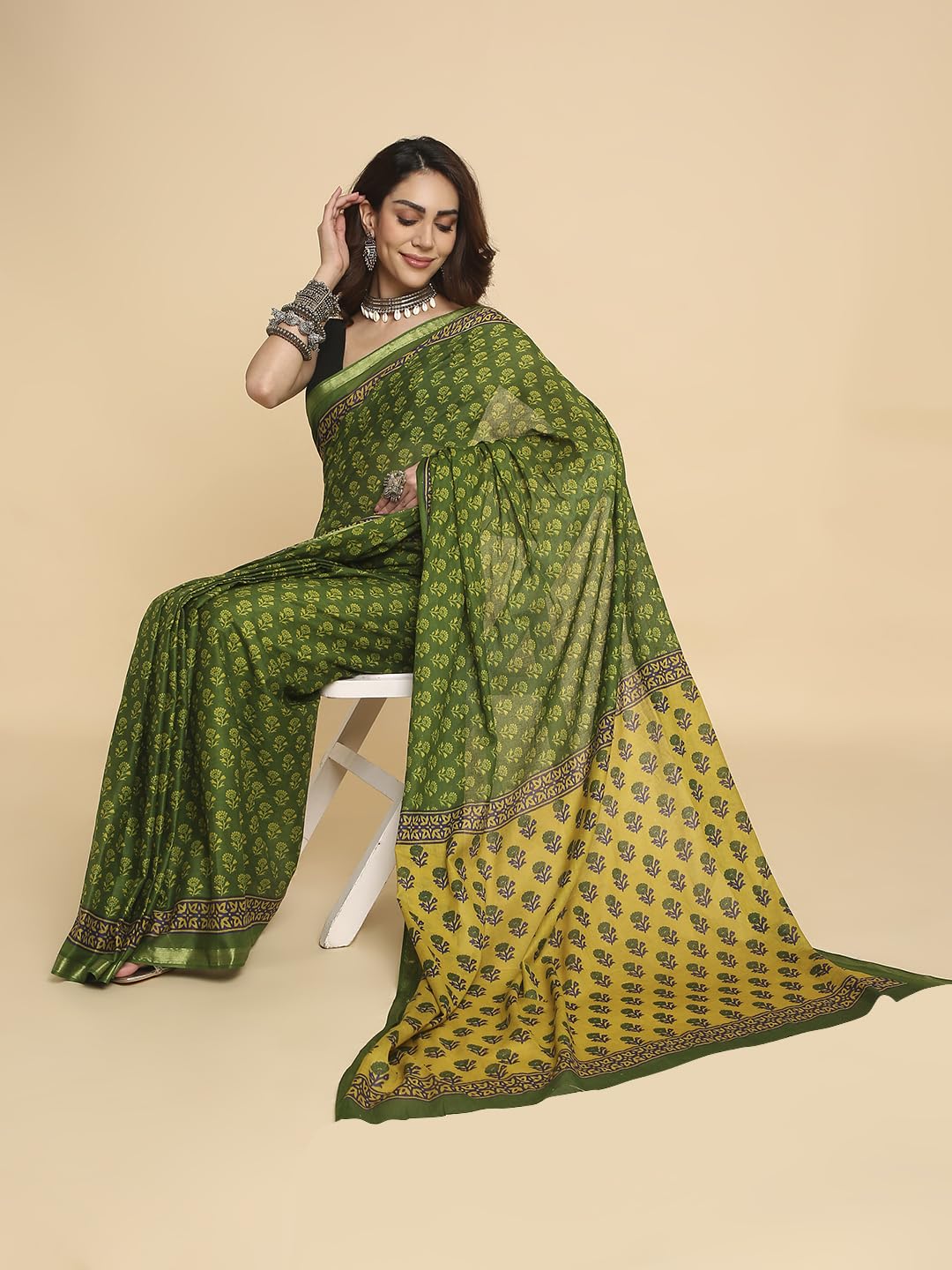 Vasthrlay Ethnic Classic Saree with decorative printed design