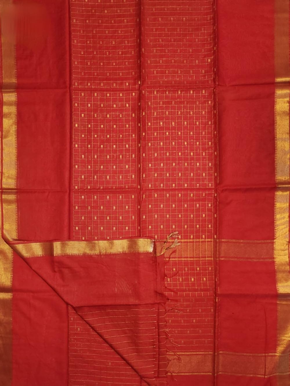 Vasthrlay Classic Traditional Saree with elegant bhagalpuri styling