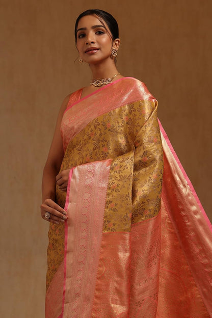 Vasthrlay Classic Floral Saree with elegant Ethnic styling