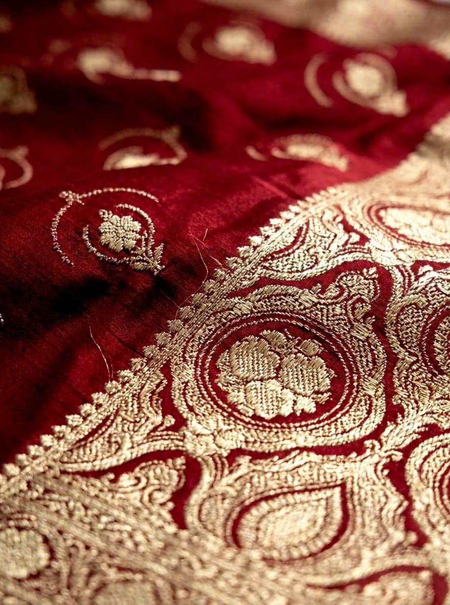 Vasthrlay Classic Traditional Saree for wedding and party wear styling