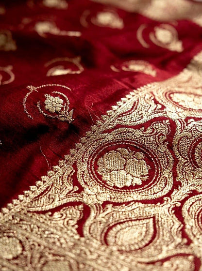 Vasthrlay Classic Traditional Saree for wedding and party wear styling