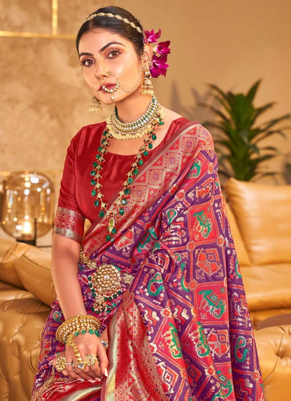 Vasthrlay Classic Traditional Saree with elegant kanjivaram styling