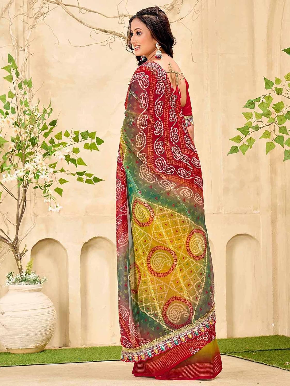 Vasthrlay Georgette Classic Saree with decorative traditional design