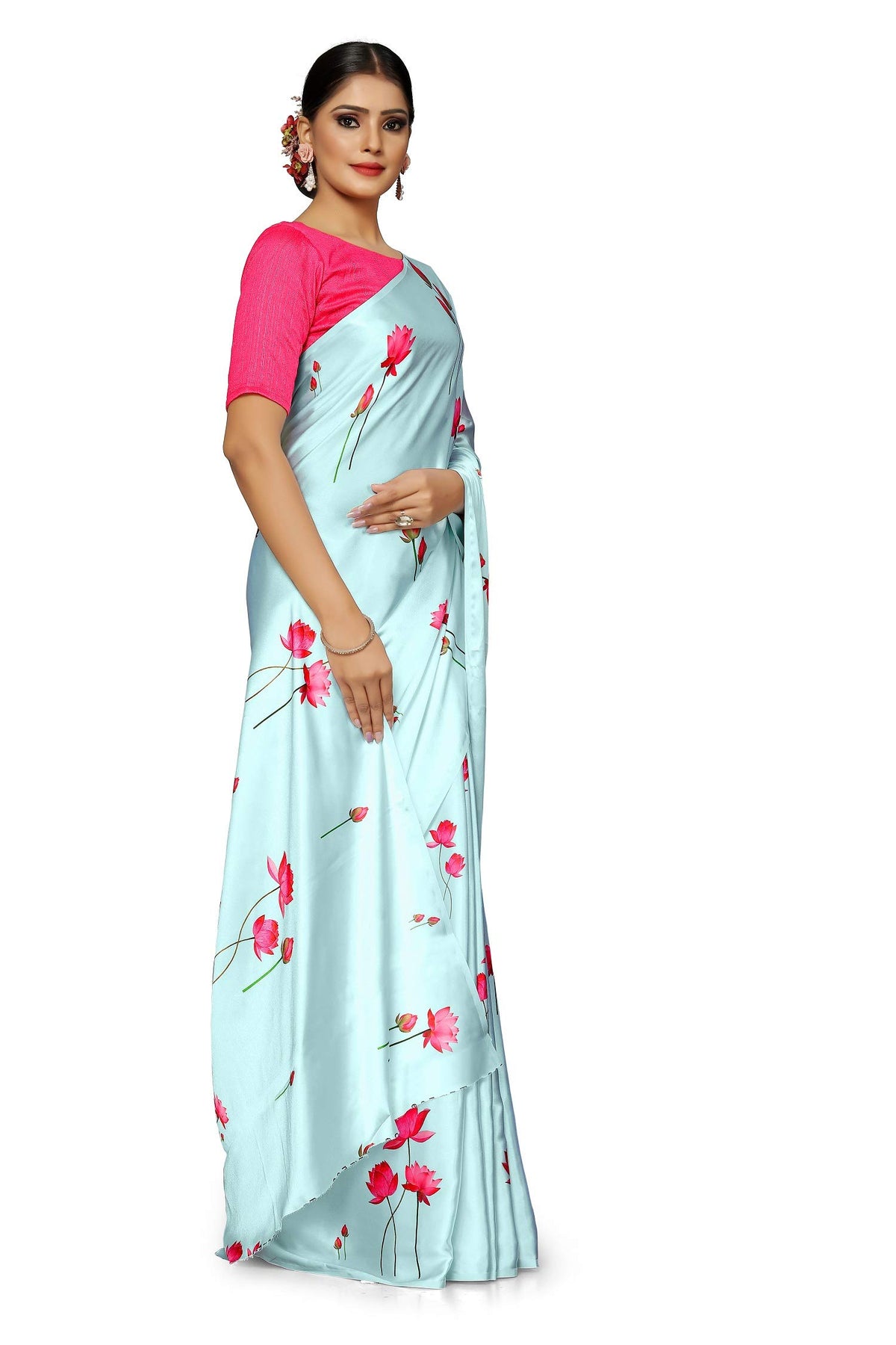 Vasthrlay Ethnic Classic Saree with decorative traditional design