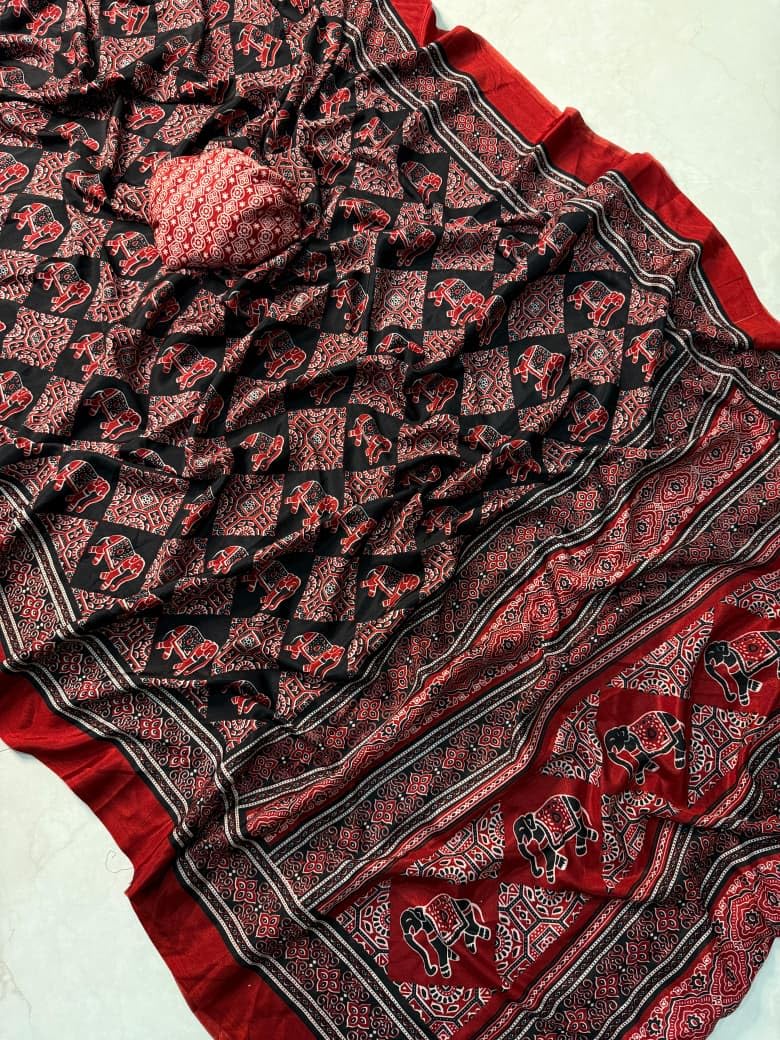 Vasthrlay Classic Traditional Saree with elegant Crepe styling
