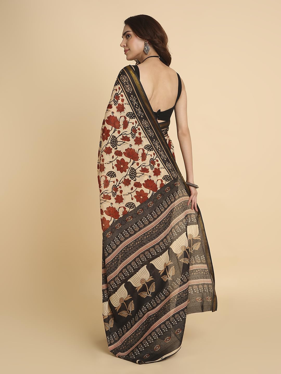 Vasthrlay Classic Saree with elegant ethnic and printed styling