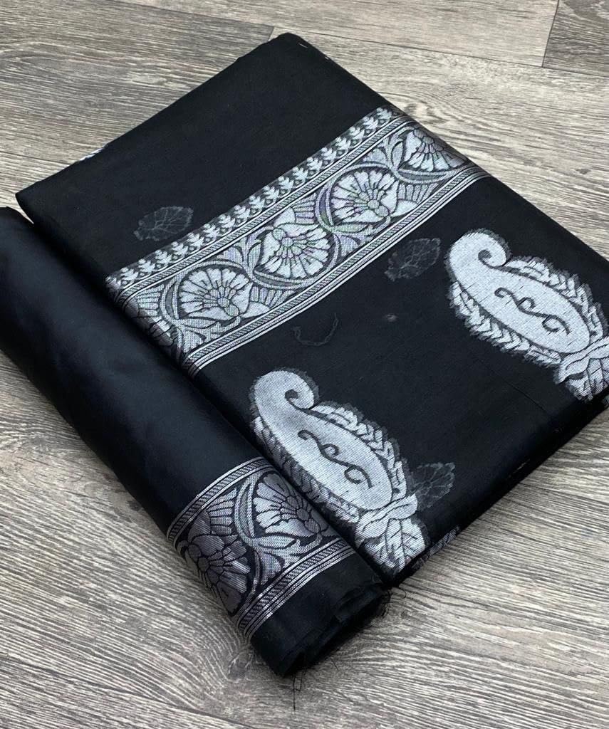 Vasthrlay Classic Traditional Saree for wedding and party wear styling