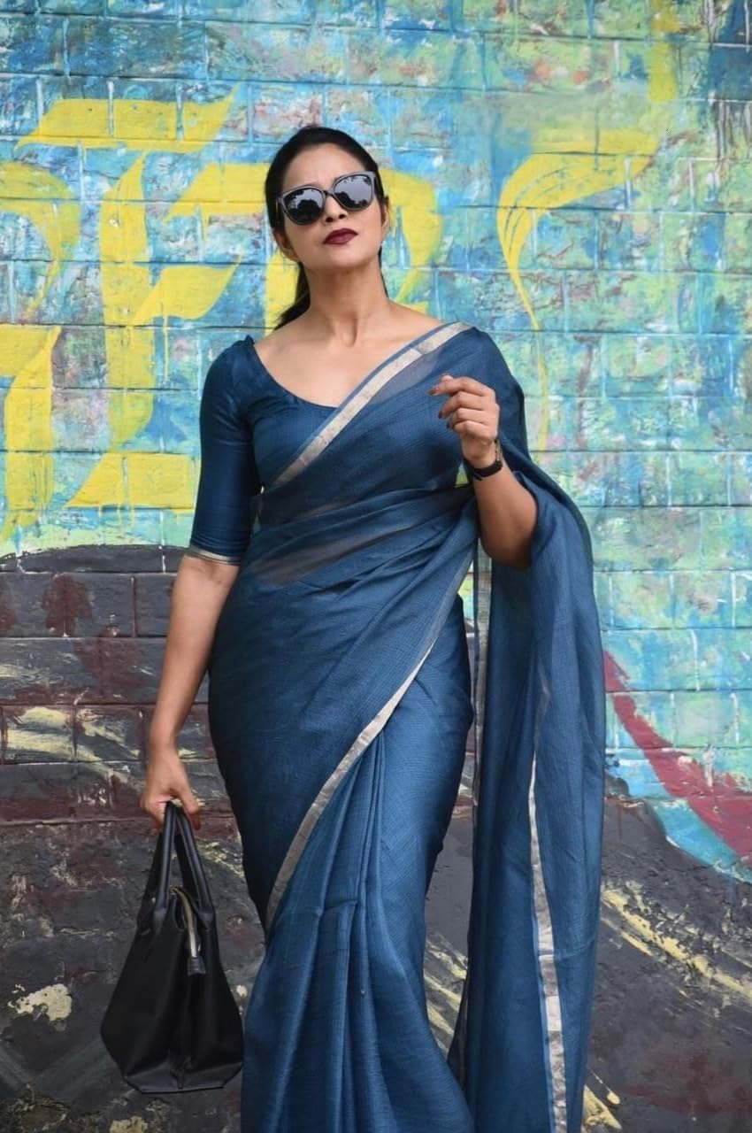 Vasthrlay Classic Zari Saree with elegant handloom styling