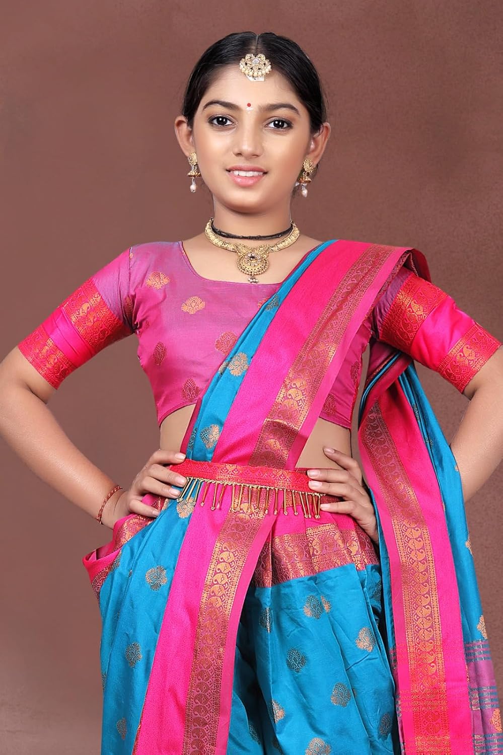 Vasthrlay Ethnic Classic Saree with decorative Traditional design
