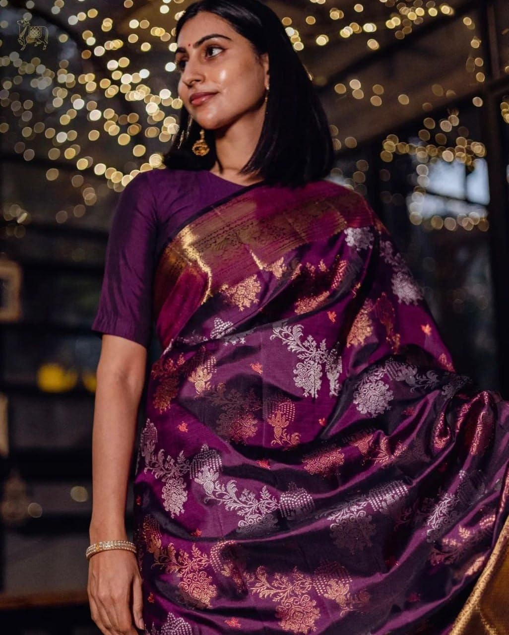 Vasthrlay Traditional Saree in Classic with refined kanjivaram ethnic appeal