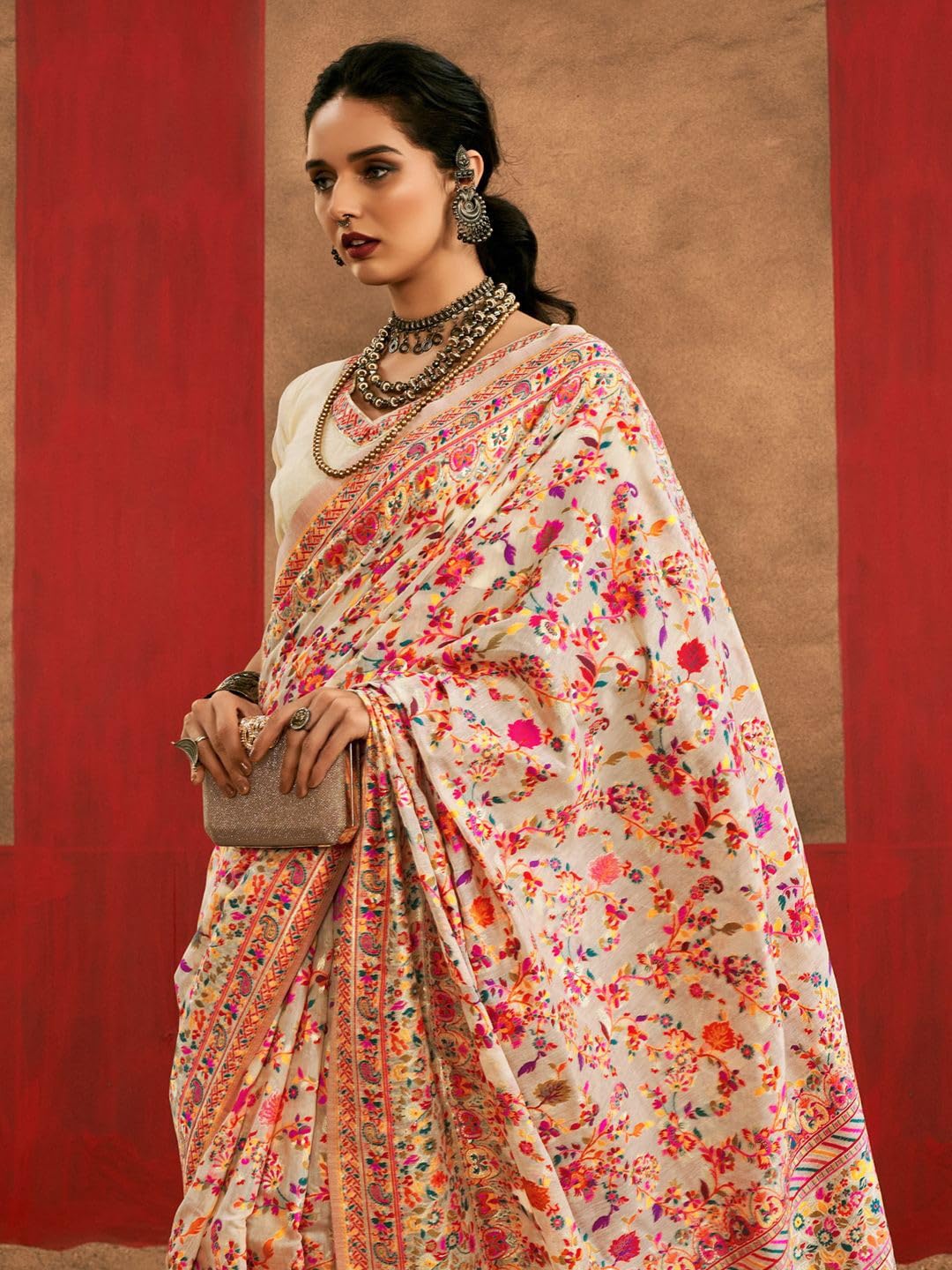 Vasthrlay Paithani Classic Saree with decorative traditional design