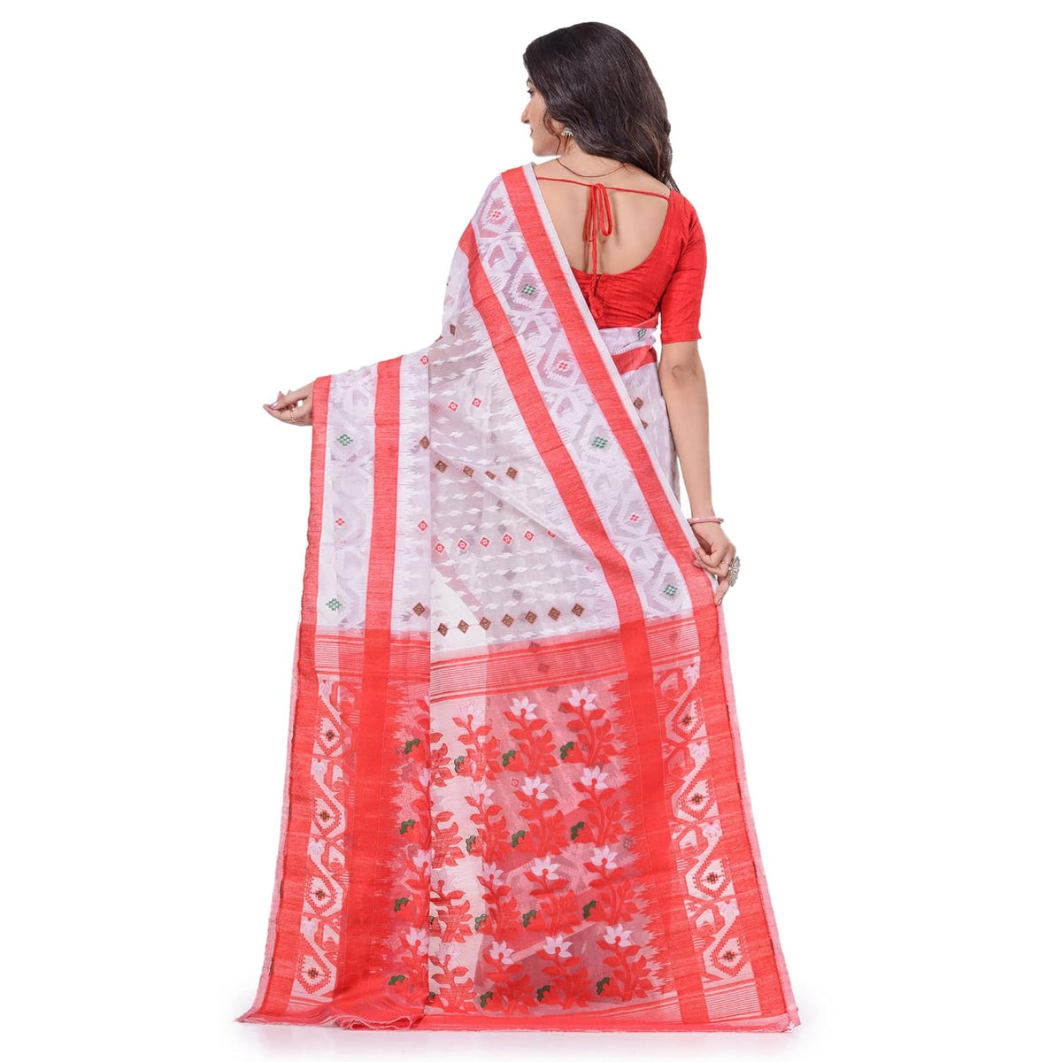 Vasthrlay Classic Traditional Saree with elegant Ethnic styling