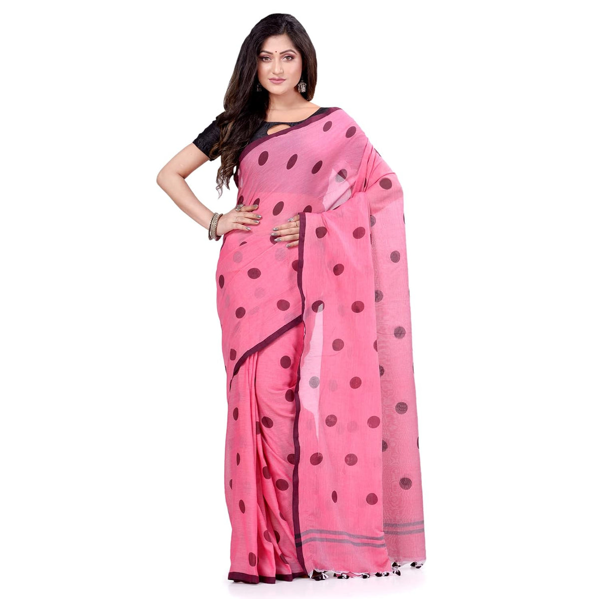 Vasthrlay Traditional Saree in Classic with refined ethnic appeal