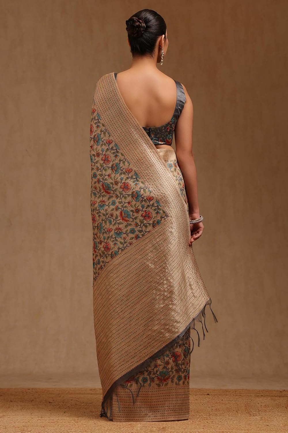 Vasthrlay Classic Traditional Saree for wedding and party wear styling