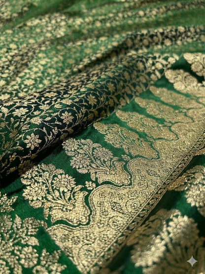 Vasthrlay Banarasi Classic Saree with decorative Traditional design