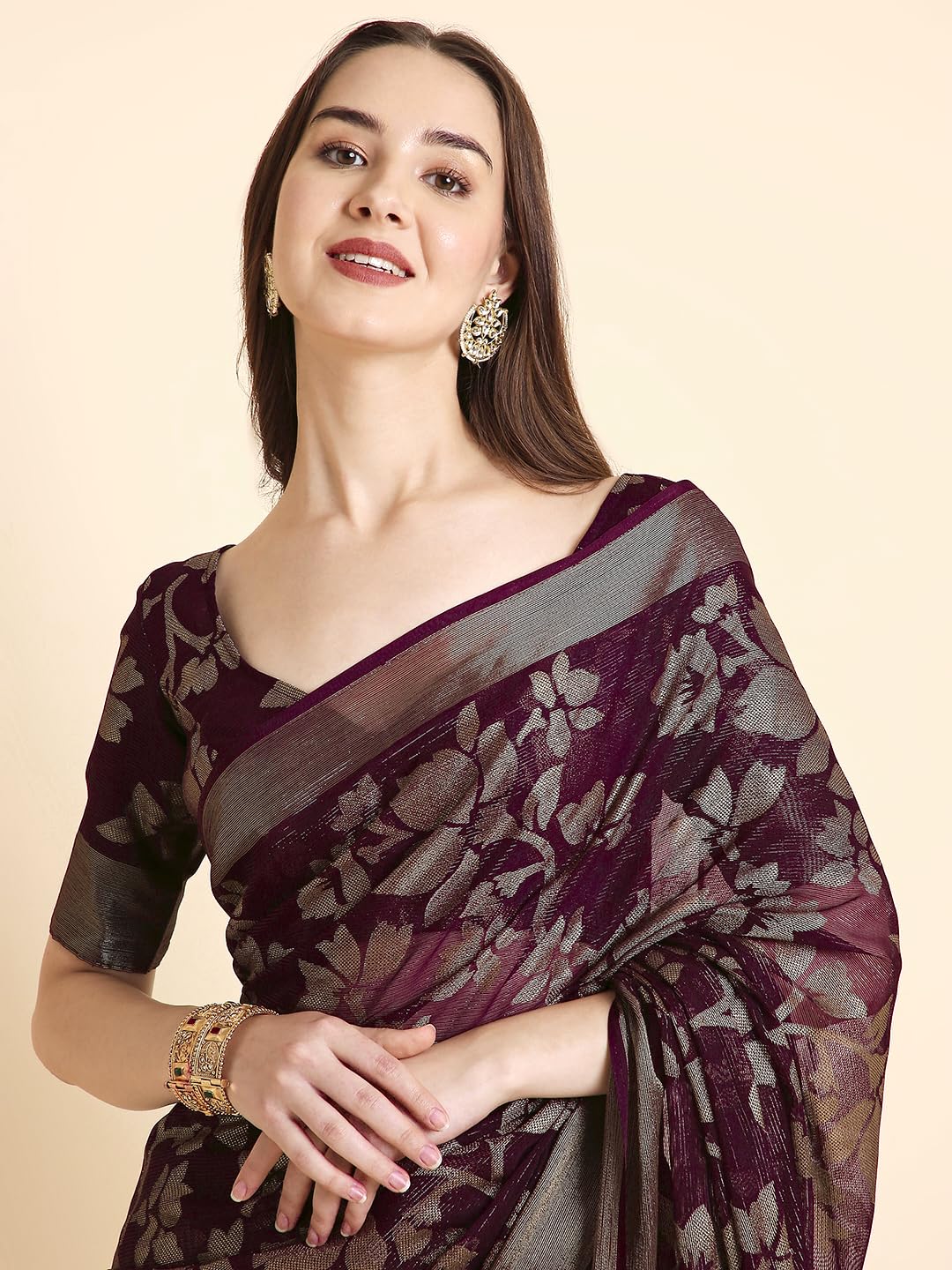 Vasthrlay Traditional Saree in Purple with refined ethnic ethnic appeal