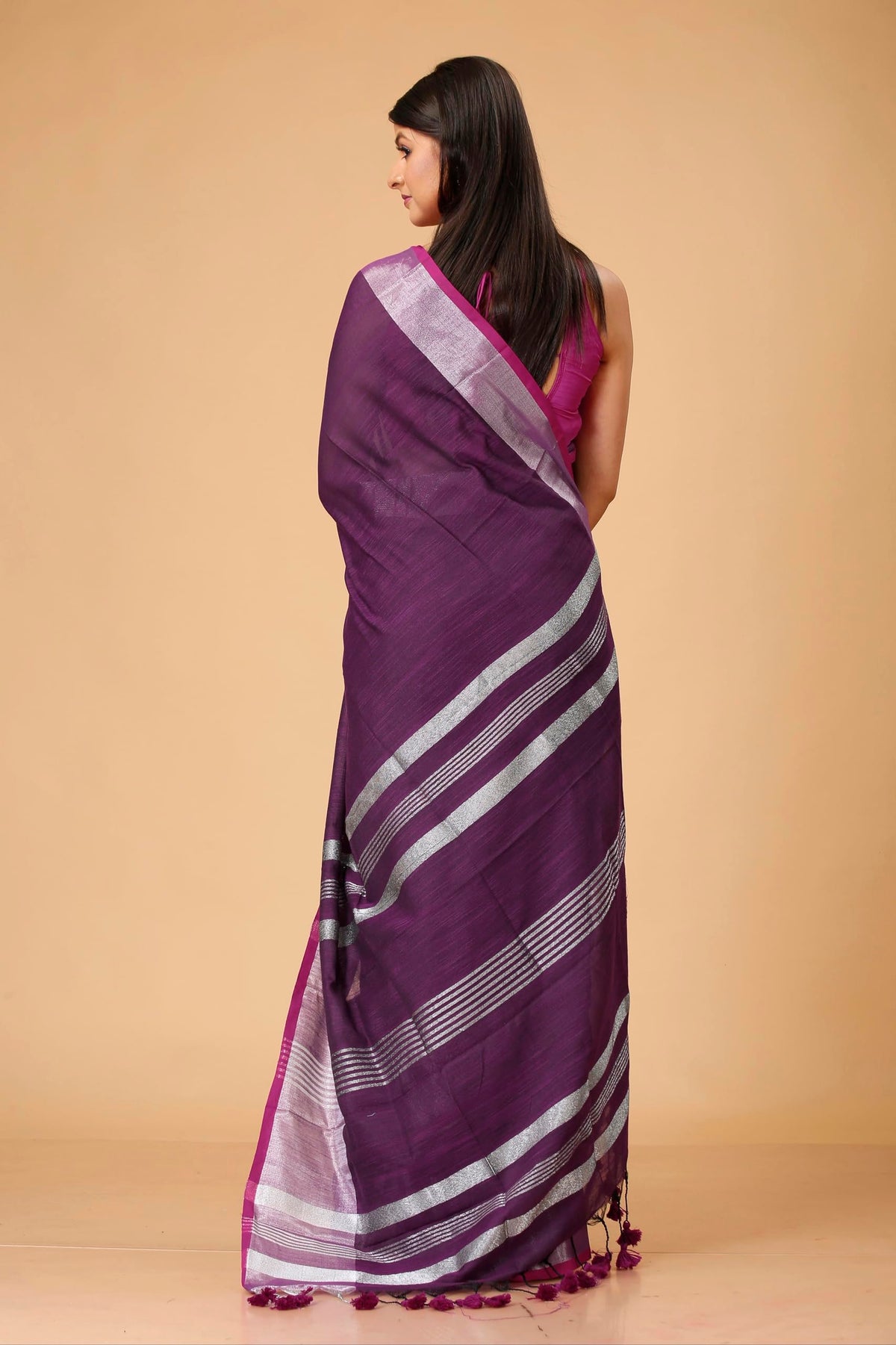 Vasthrlay Classic Border Saree with elegant handloom styling