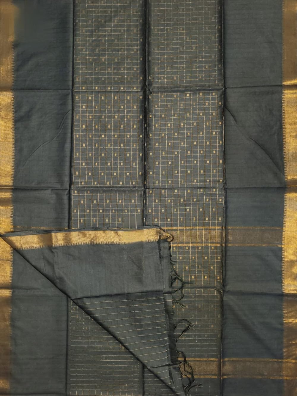 Vasthrlay Classic Traditional Saree with elegant bhagalpuri styling