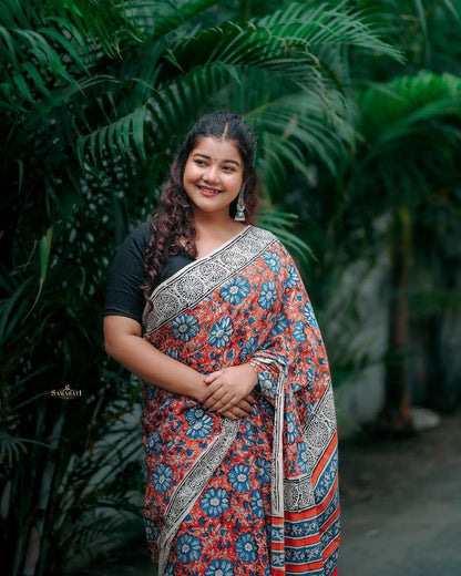 Vasthrlay Ethnic Classic Saree with decorative Traditional design