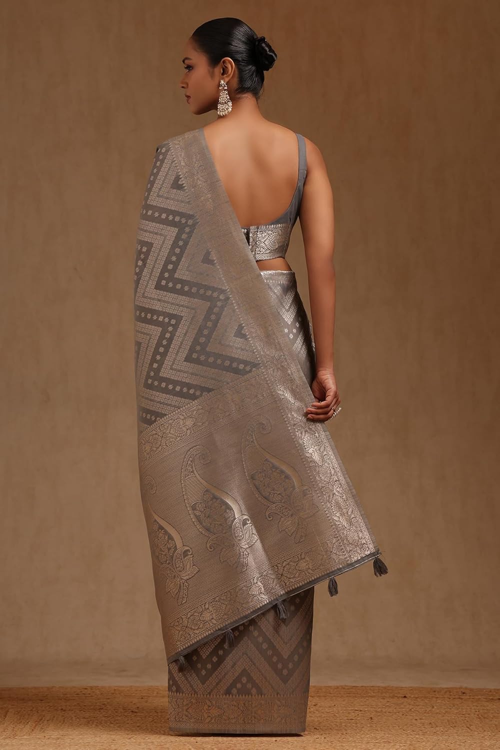 Vasthrlay Classic Traditional Saree for wedding and party wear styling
