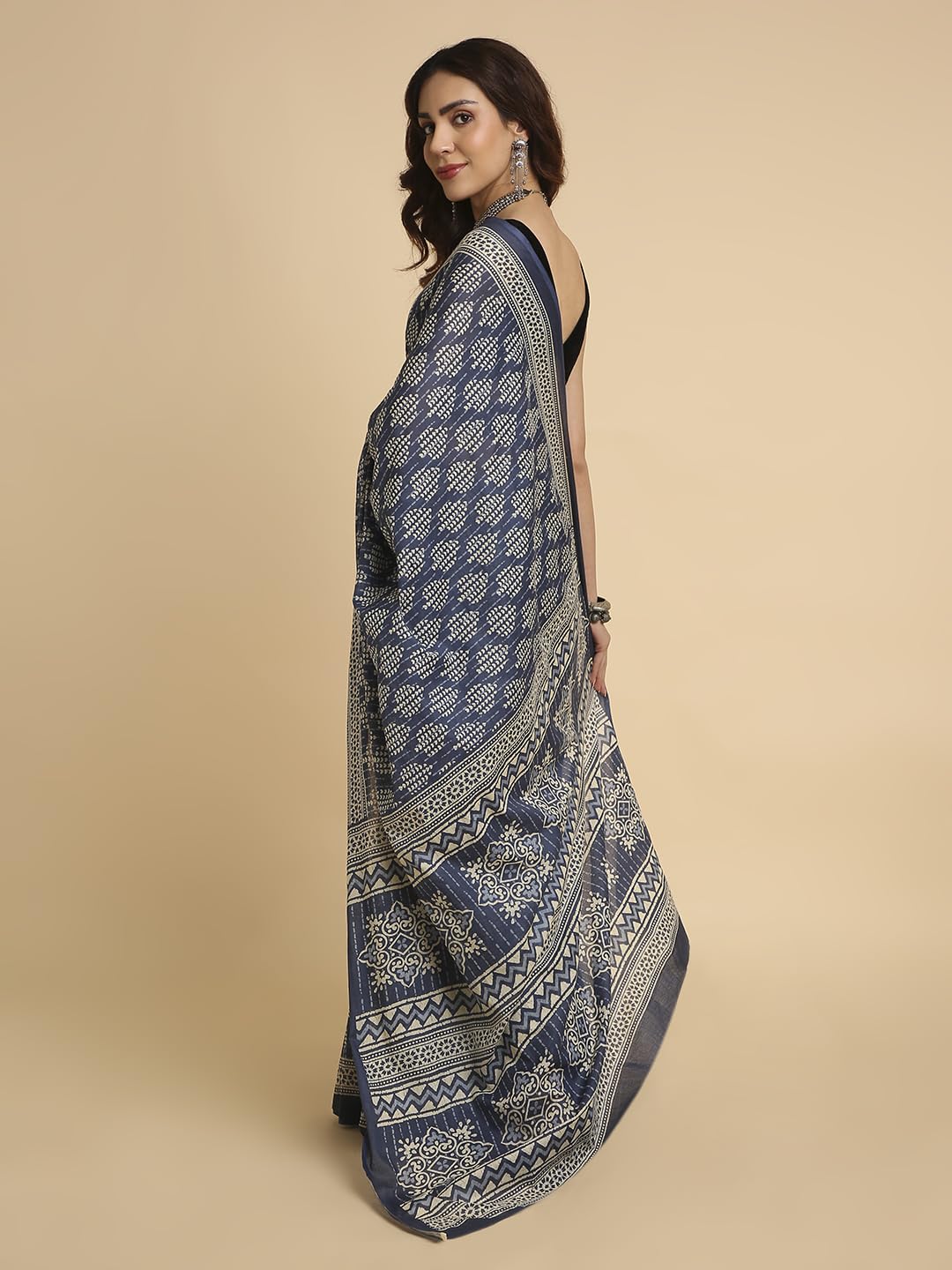 Vasthrlay Classic Saree with elegant ethnic and printed styling