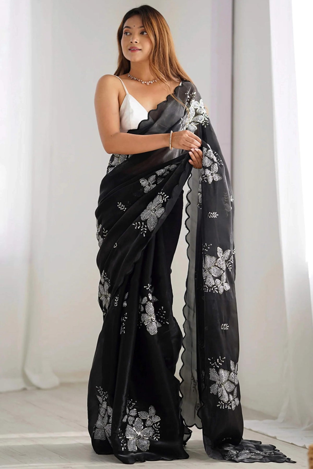Vasthrlay Black Traditional Saree for wedding and party wear styling
