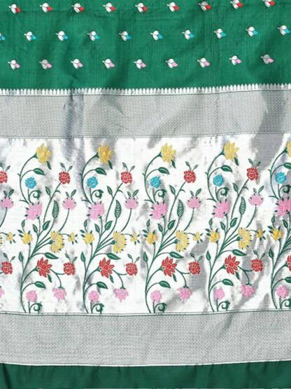 Vasthrlay Designer Saree in Classic with refined ethnic ethnic appeal