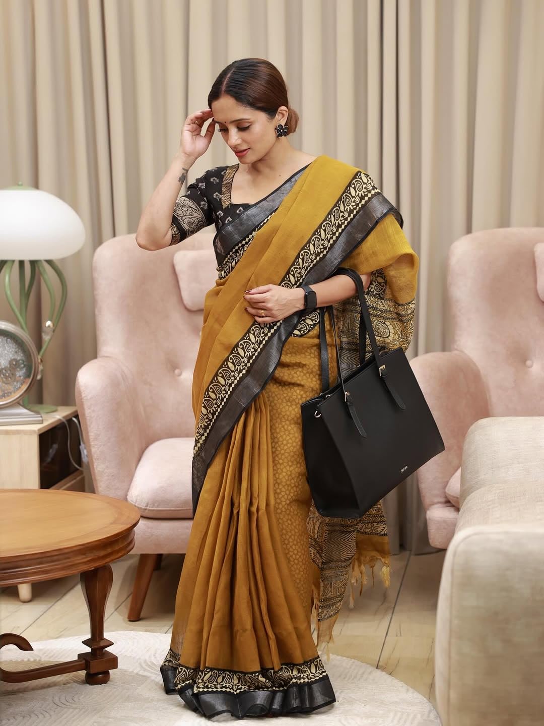Vasthrlay Classic Printed Saree with elegant Ethnic styling