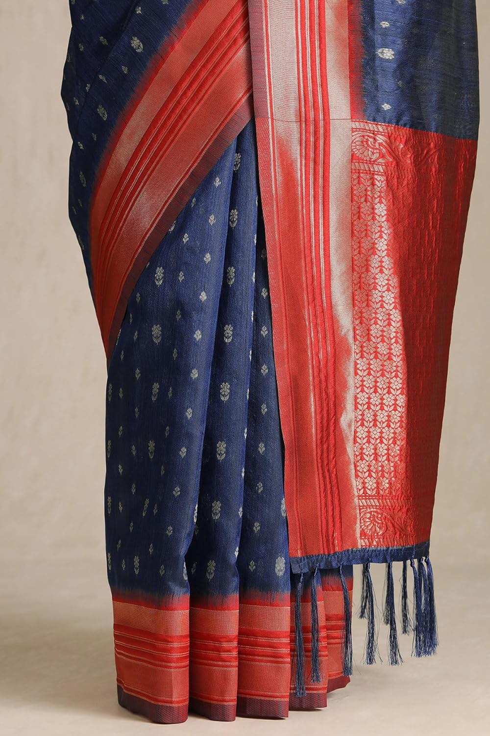 Vasthrlay Woven Saree in Classic with refined ethnic appeal