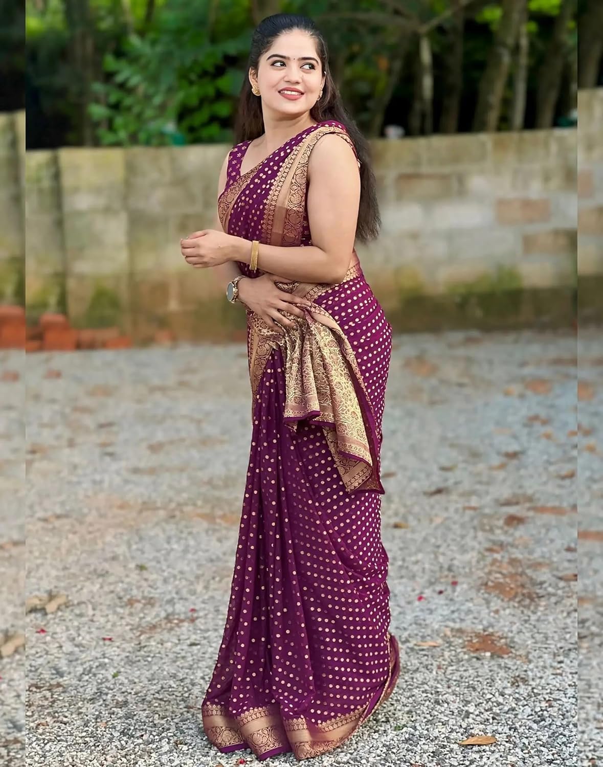 VasthrlayMehndi Traditional Saree for wedding and party wear styling