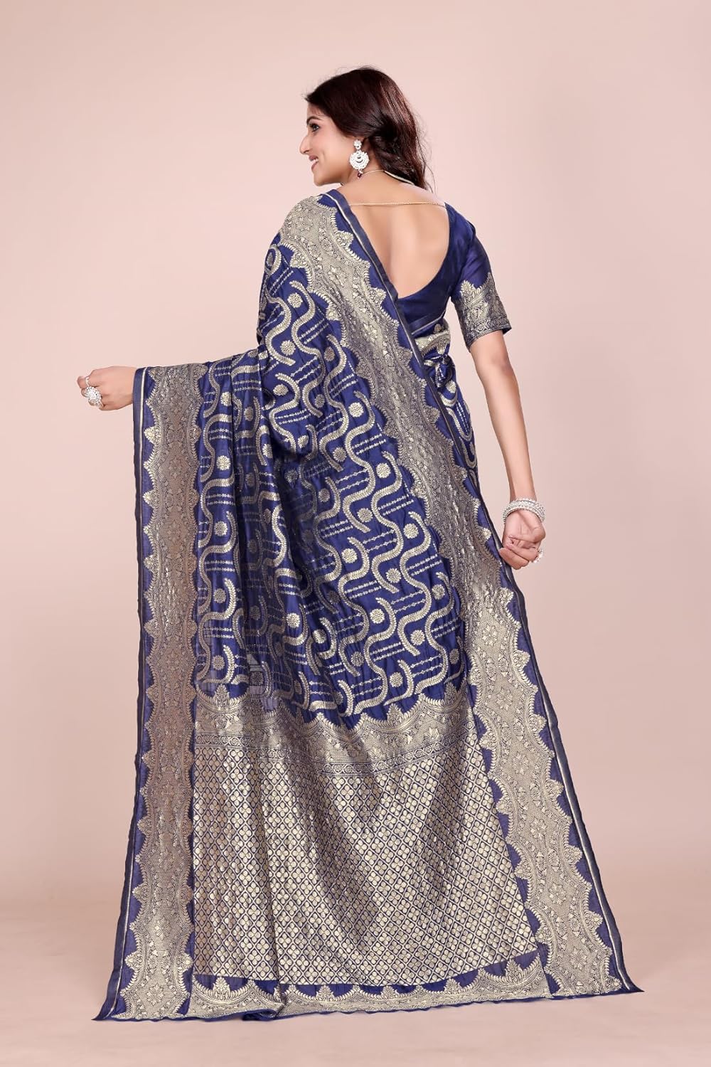 VasthrlayEthnic Classic Saree with refined wedding design