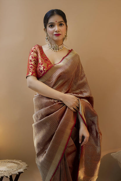 Vasthrlay Traditional Saree in Classic with refined ethnic ethnic appeal