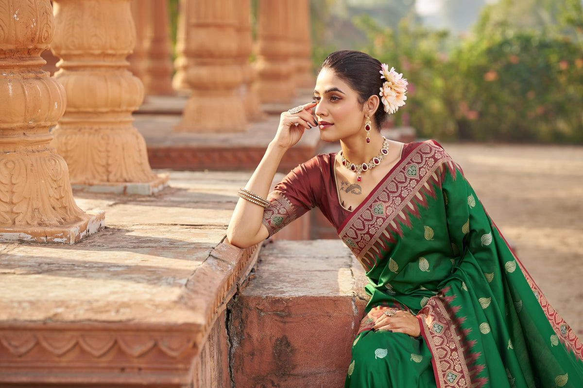 Vasthrlay Traditional Saree in Classic with refined kanjivaram ethnic appeal